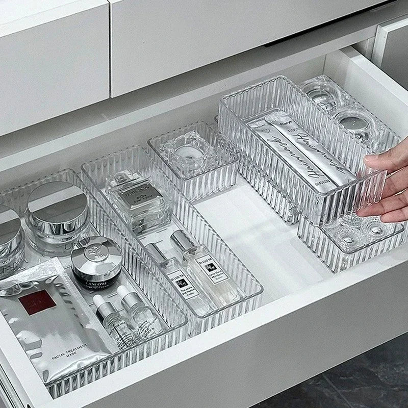 קופסאות איחסון שקופות